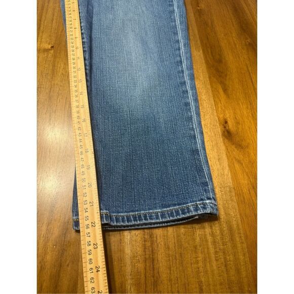 Levi's Women's Vintage Capri Mid Rise Stretch Red Tab 5 Pocket Blue Jeans Sz 12 - Picture 8 of 9